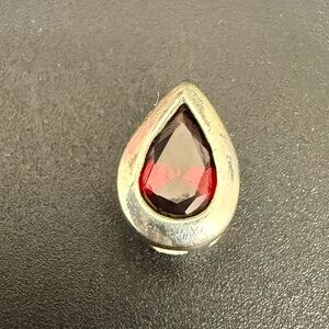 Unsigned Sterling Silver Teardrop Garnet Birthstone Pendant 1.6g.